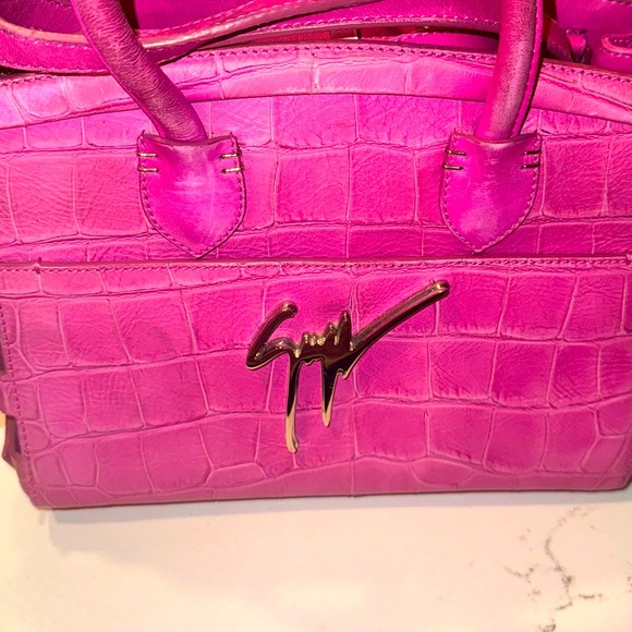 Pink crocodile buckle bag - Picture 3 of 5